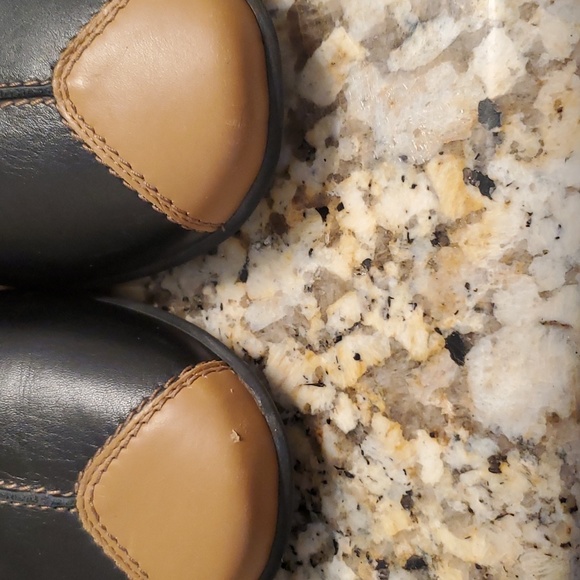 Theresa M. Beautiful loafer Flats with Toe Buckle - Picture 4 of 7